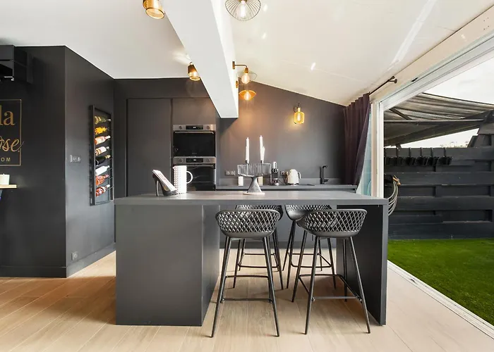 Close Port Nature * Agde